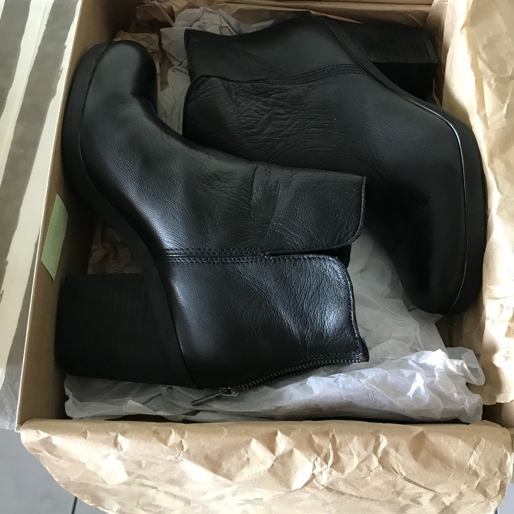 Black Lucky-brand Booties in box like new size 10